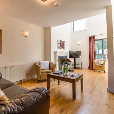 No 2 The Avenue * Килларни